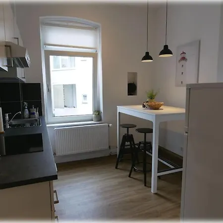 Apartment Gemuetlich - 2 Zimmer-altbau, 24h Check-in Kiel