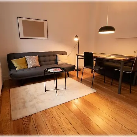 Gemuetlich - 2 Zimmer-altbau, 24h Check-in Apartment
