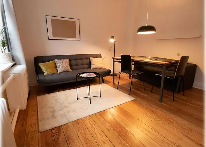 Gemuetlich - 2 Zimmer-altbau, 24h Check-in Appartement